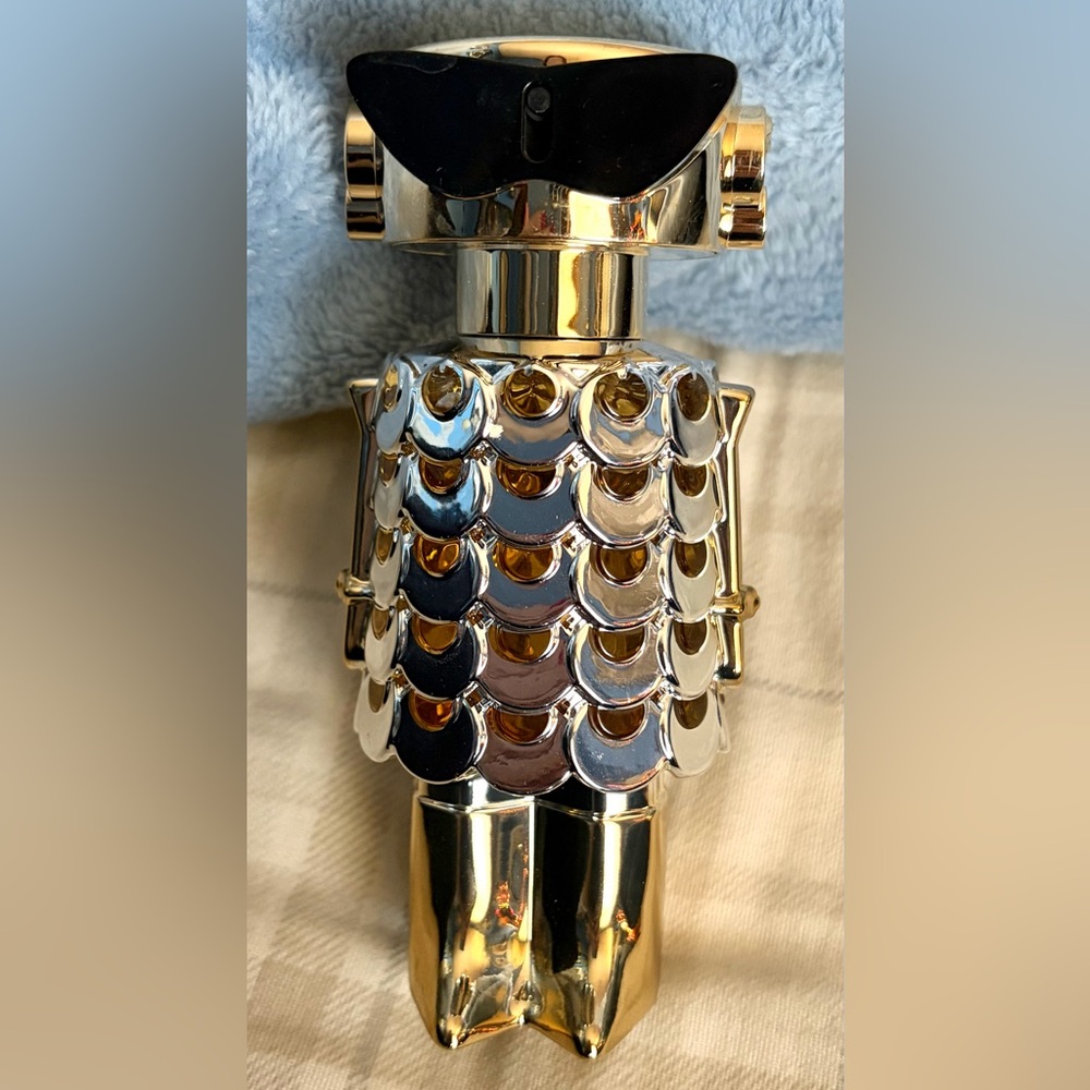 FAME 2.7 oz EDP Perfume Silver & Gold - Picture 2 of 4
